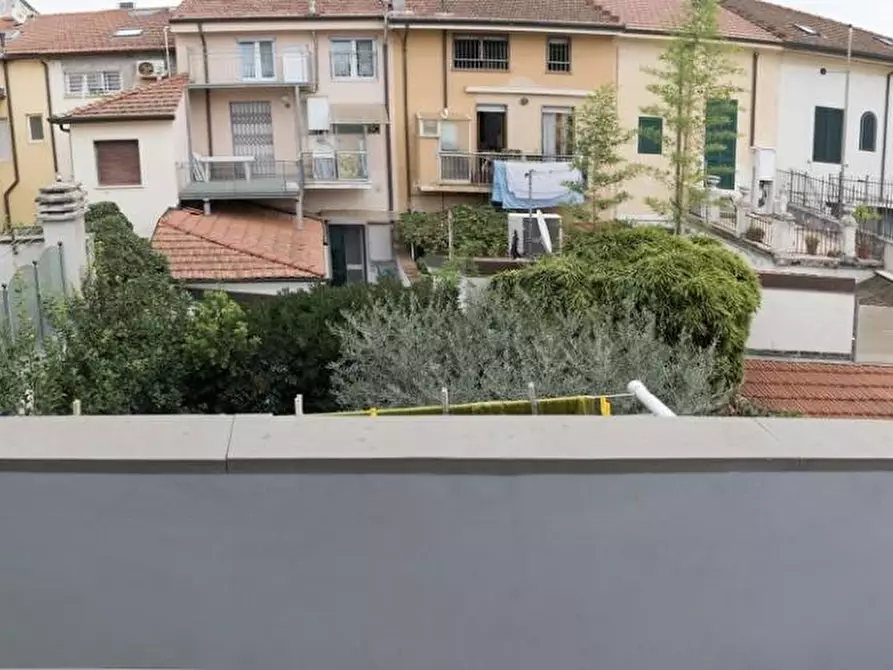 Immagine 6 di Appartamento in vendita  a Viareggio