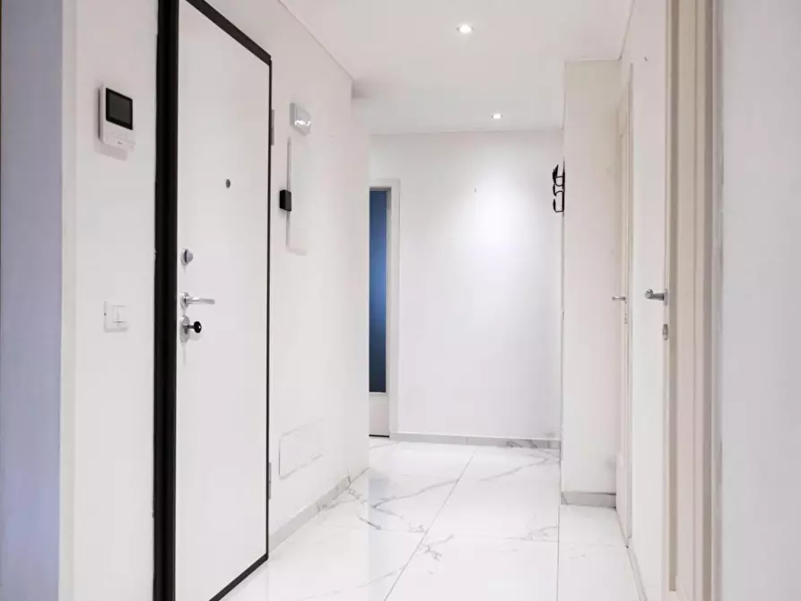 Immagine 8 di Appartamento in vendita  a Viareggio