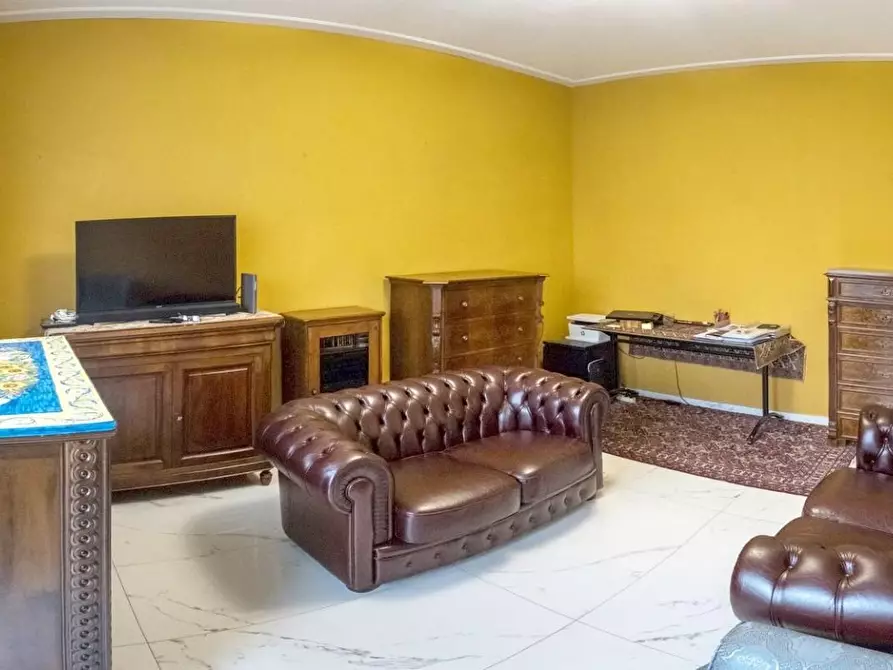 Immagine 3 di Appartamento in vendita  a Viareggio