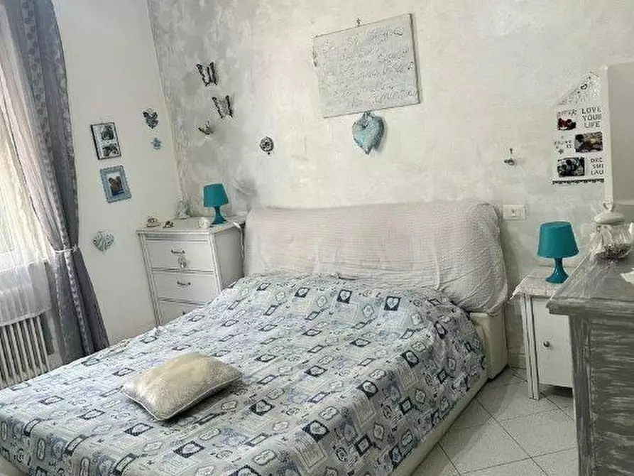 Immagine 2 di Appartamento in vendita  a Massa