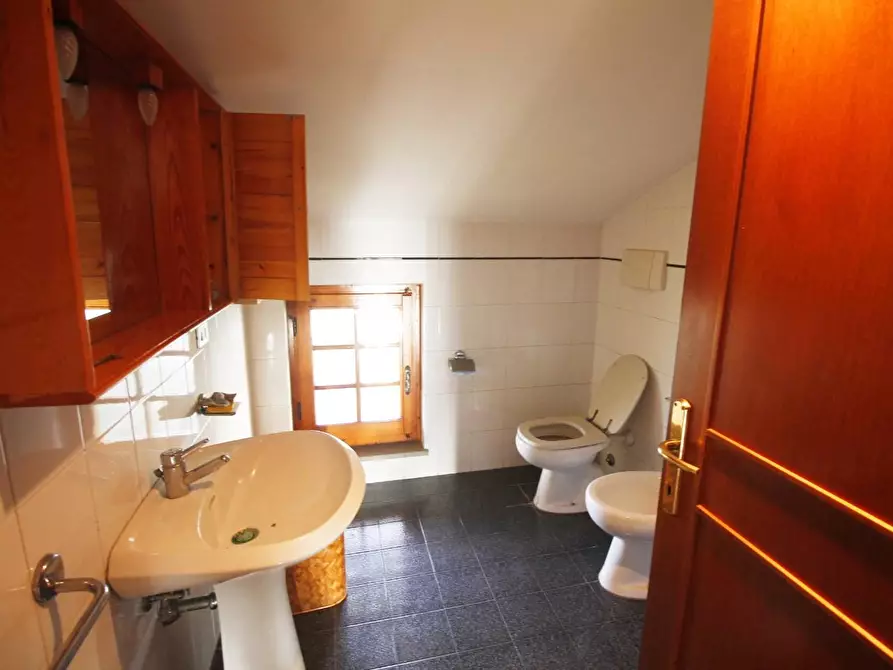 Immagine 10 di Casa bifamiliare in vendita  a Lamporecchio