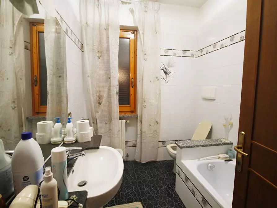 Immagine 8 di Casa bifamiliare in vendita  a Lamporecchio