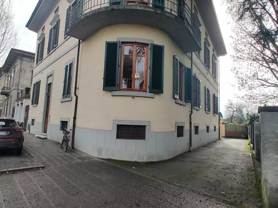 Immagine 26 di Appartamento in vendita  a Lucca