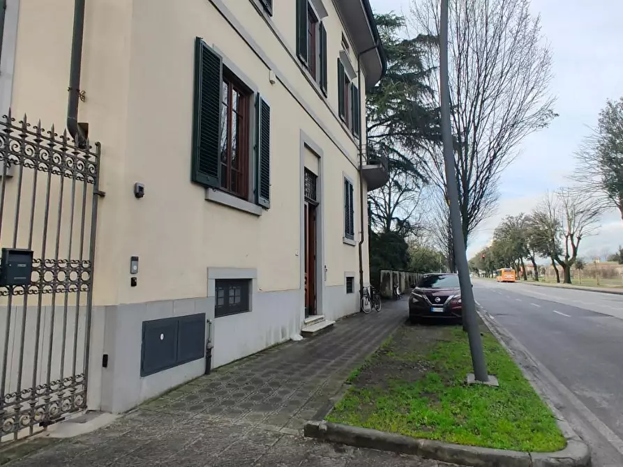 Immagine 25 di Appartamento in vendita  a Lucca