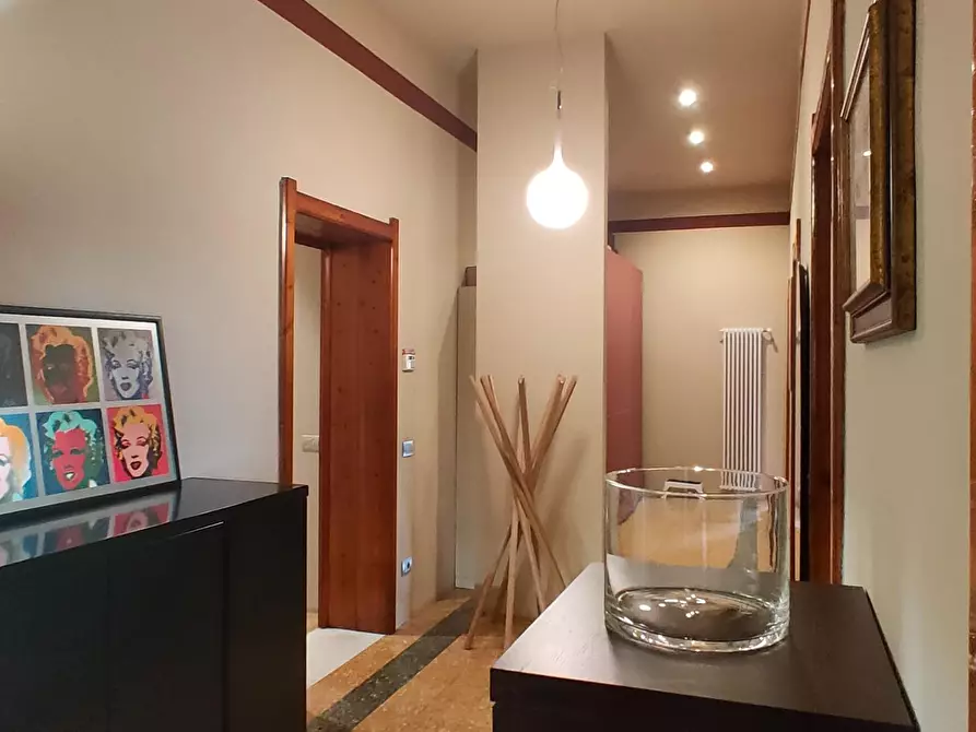 Immagine 23 di Appartamento in vendita  a Lucca