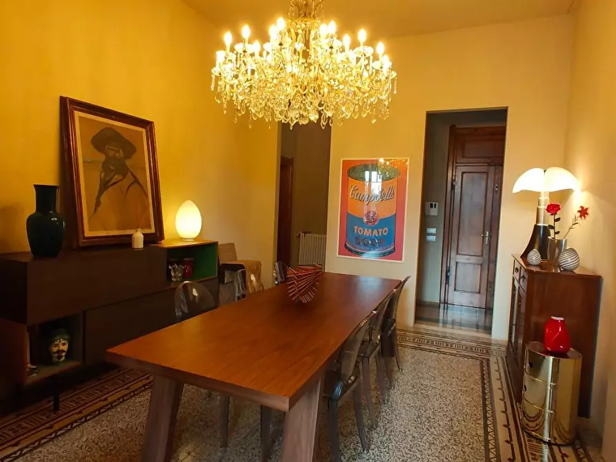 Immagine 11 di Appartamento in vendita  a Lucca