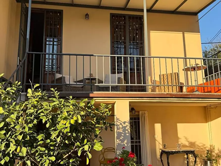 Immagine 2 di Appartamento in vendita  a Lucca