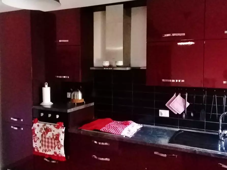 Immagine 2 di Appartamento in vendita  a Massa