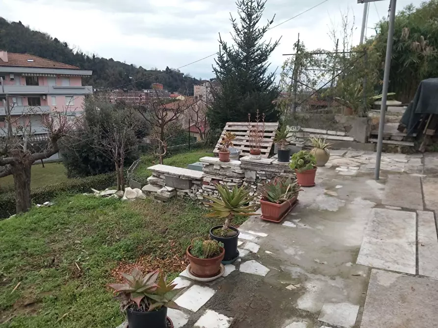 Immagine 10 di Casa semindipendente in vendita  a Carrara