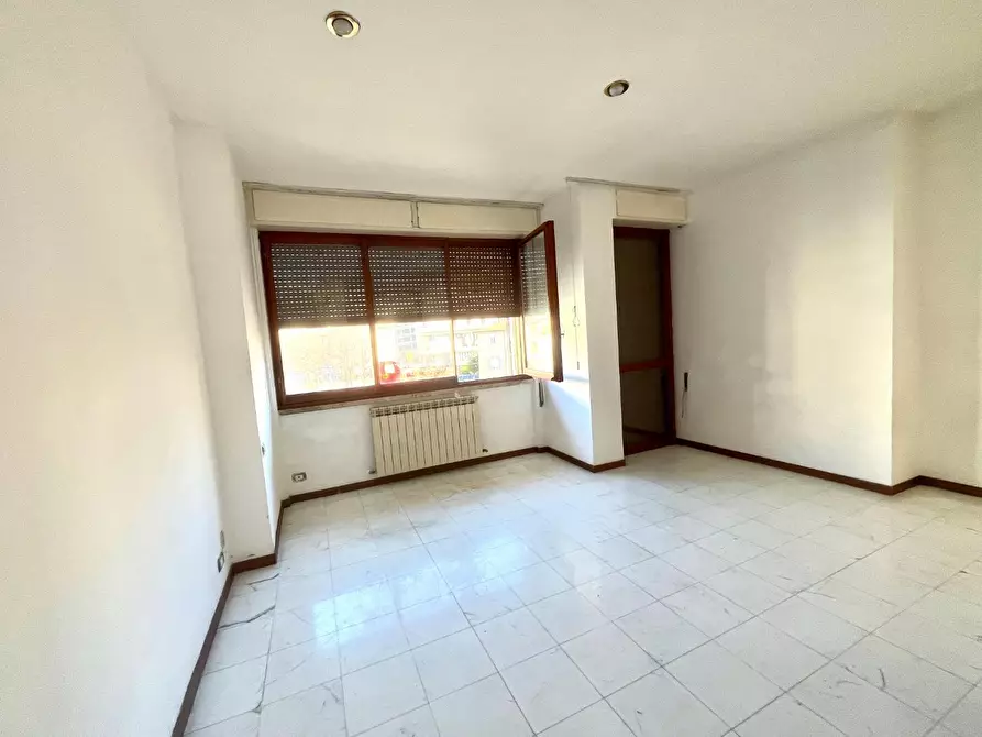 Immagine 11 di Appartamento in vendita  a Massa