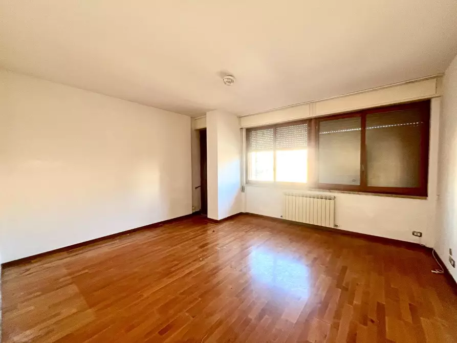 Immagine 13 di Appartamento in vendita  a Massa