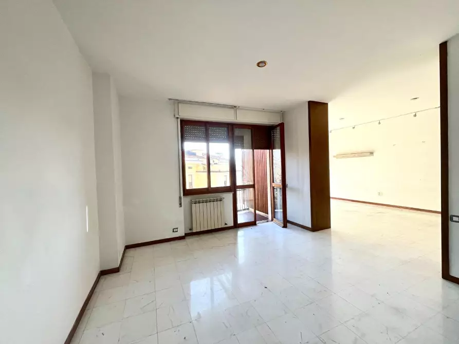 Immagine 4 di Appartamento in vendita  a Massa