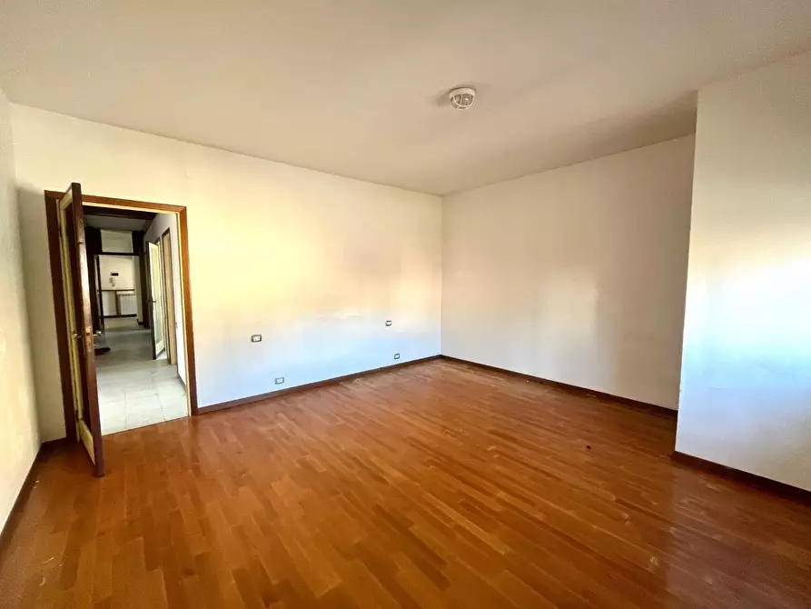 Immagine 12 di Appartamento in vendita  a Massa