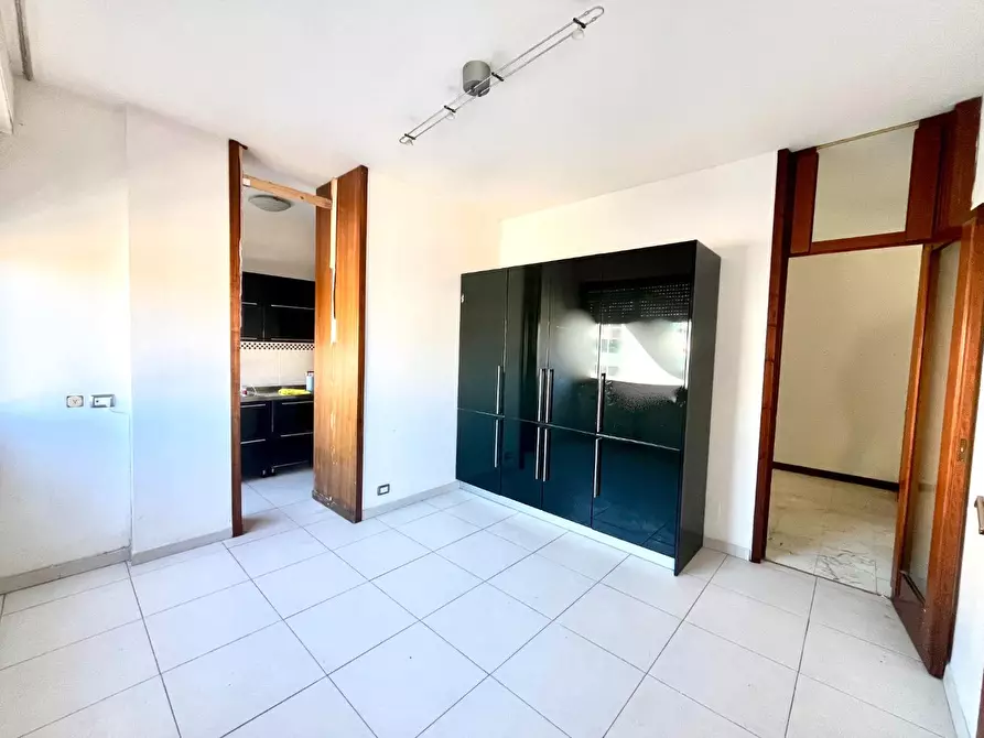 Immagine 7 di Appartamento in vendita  a Massa