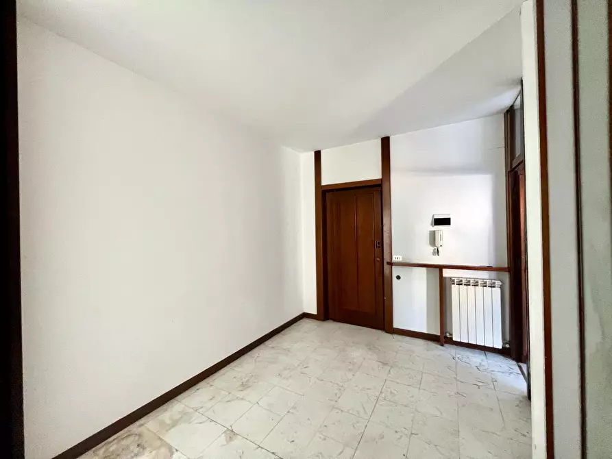 Immagine 3 di Appartamento in vendita  a Massa