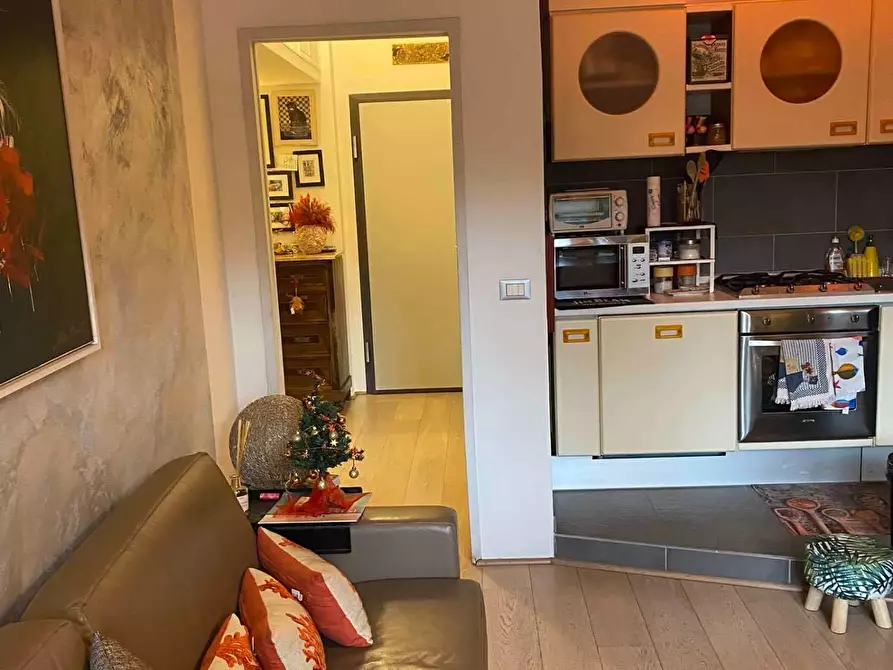 Immagine 7 di Appartamento in vendita  a Viareggio