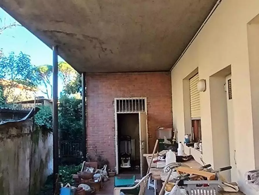 Immagine 3 di Villa in vendita  a Pisa