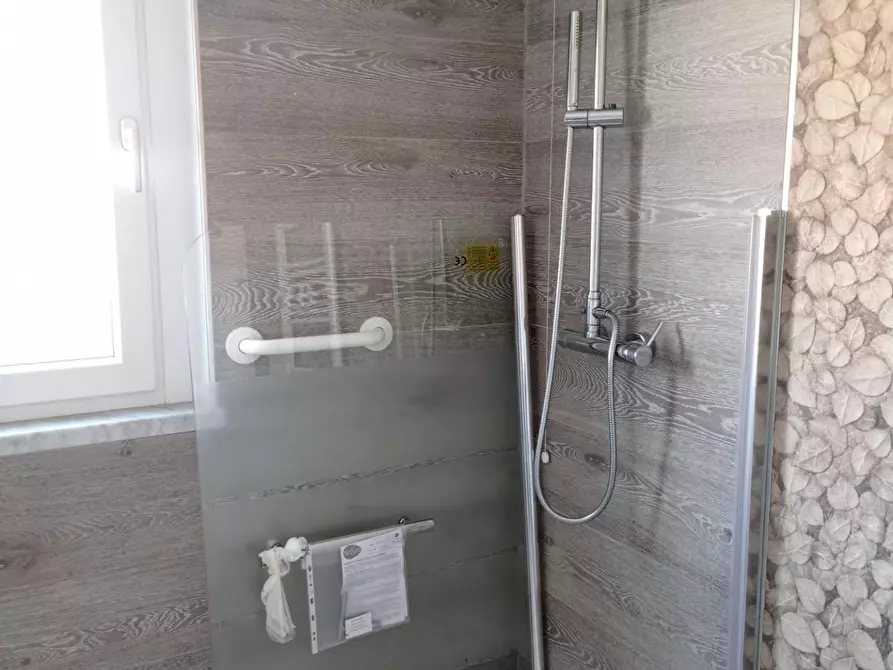 Immagine 10 di Appartamento in vendita  a Massa