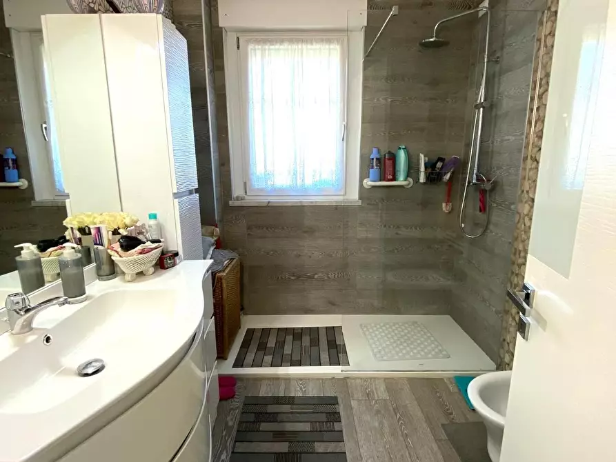 Immagine 9 di Appartamento in vendita  a Massa