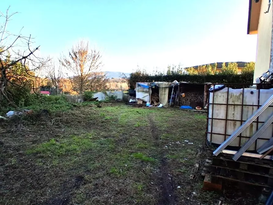 Immagine 8 di Magazzino in vendita  a Lucca