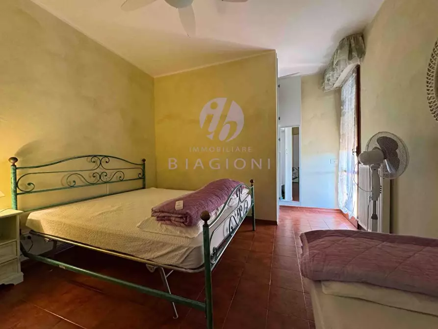 Immagine 21 di Casa trifamiliare in vendita  a Pietrasanta