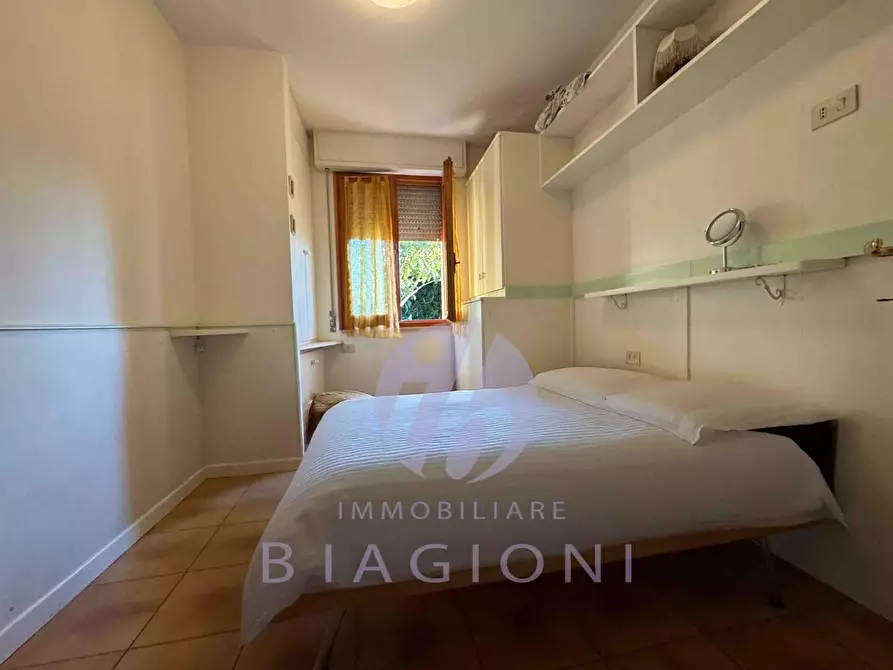 Immagine 9 di Casa trifamiliare in vendita  a Pietrasanta