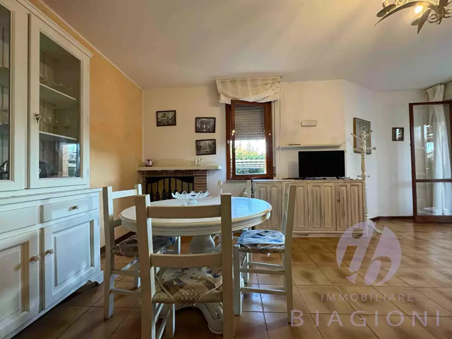 Immagine 4 di Casa trifamiliare in vendita  a Pietrasanta