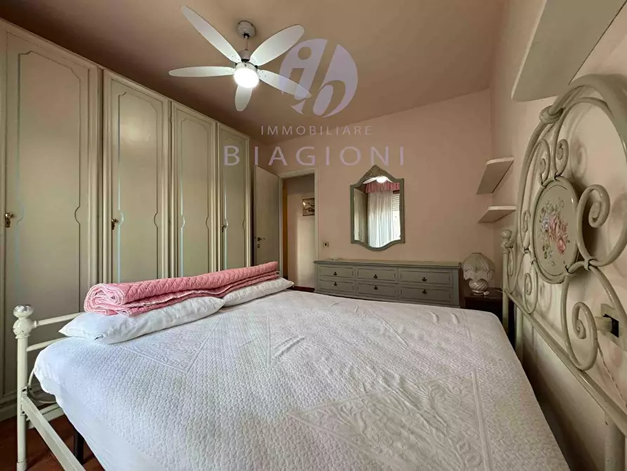 Immagine 20 di Casa trifamiliare in vendita  a Pietrasanta