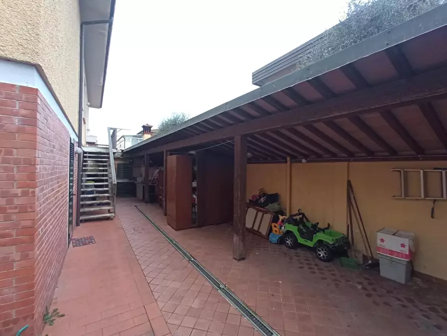 Immagine 26 di Appartamento in vendita  a Viareggio