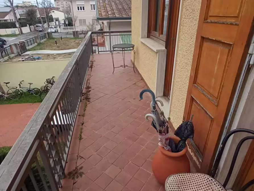 Immagine 7 di Appartamento in vendita  a Viareggio