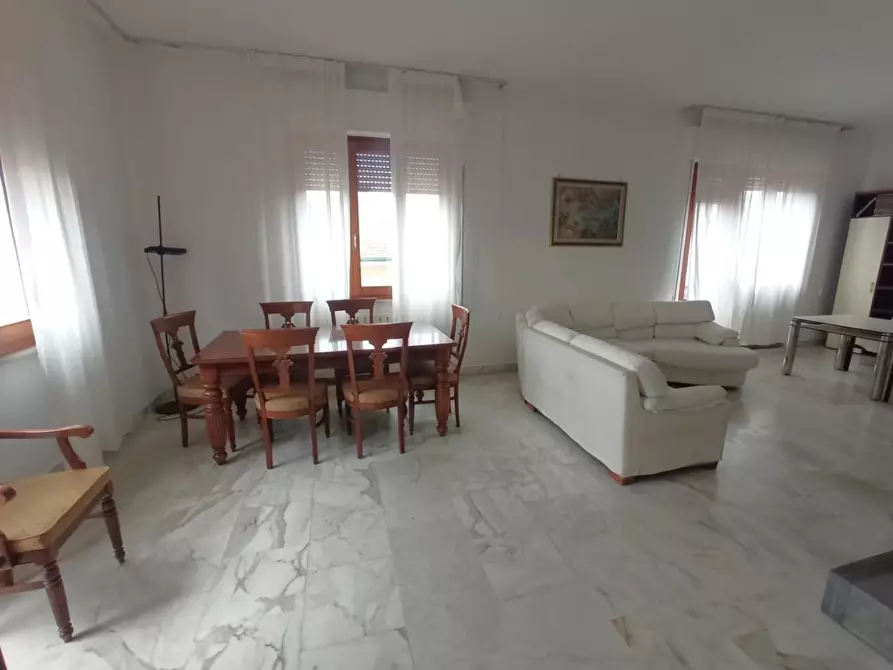 Immagine 5 di Appartamento in vendita  a Viareggio