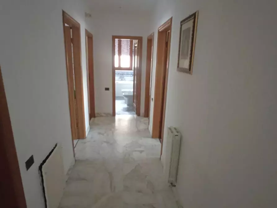 Immagine 12 di Appartamento in vendita  a Viareggio