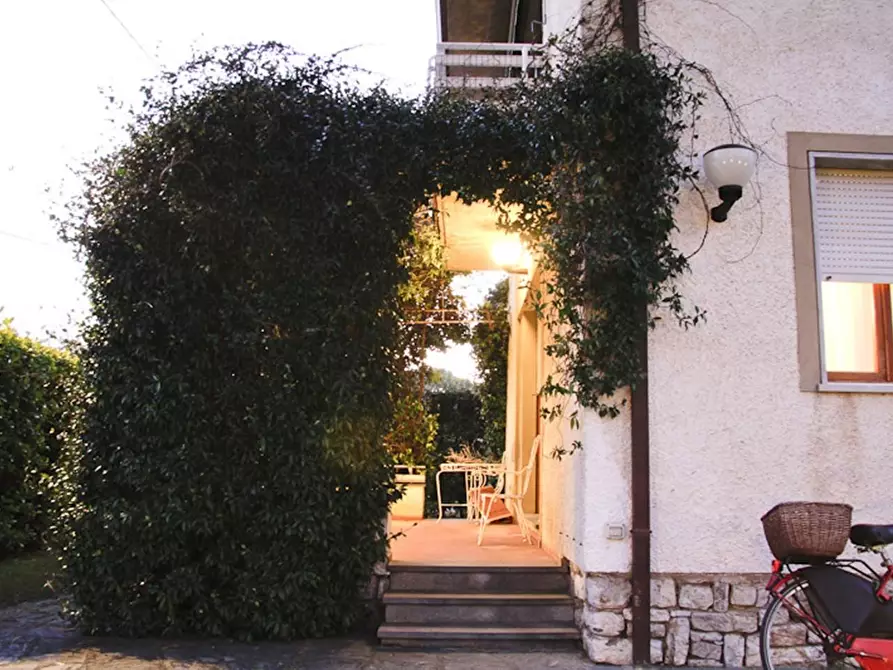 Immagine 1 di Casa bifamiliare in affitto  a Forte Dei Marmi