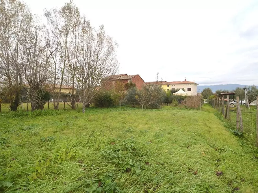 Immagine 6 di Deposito in vendita  a Capannori