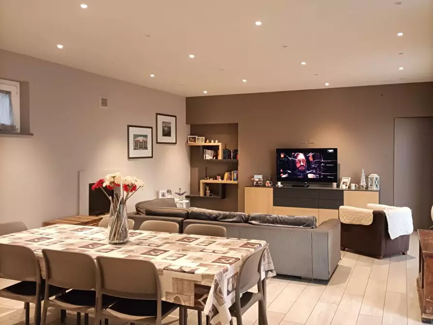 Immagine 11 di Villa in vendita  a Capannori