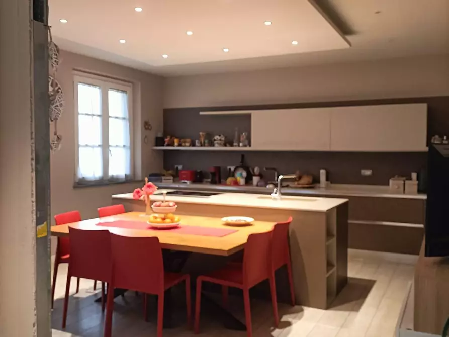 Immagine 9 di Villa in vendita  a Capannori