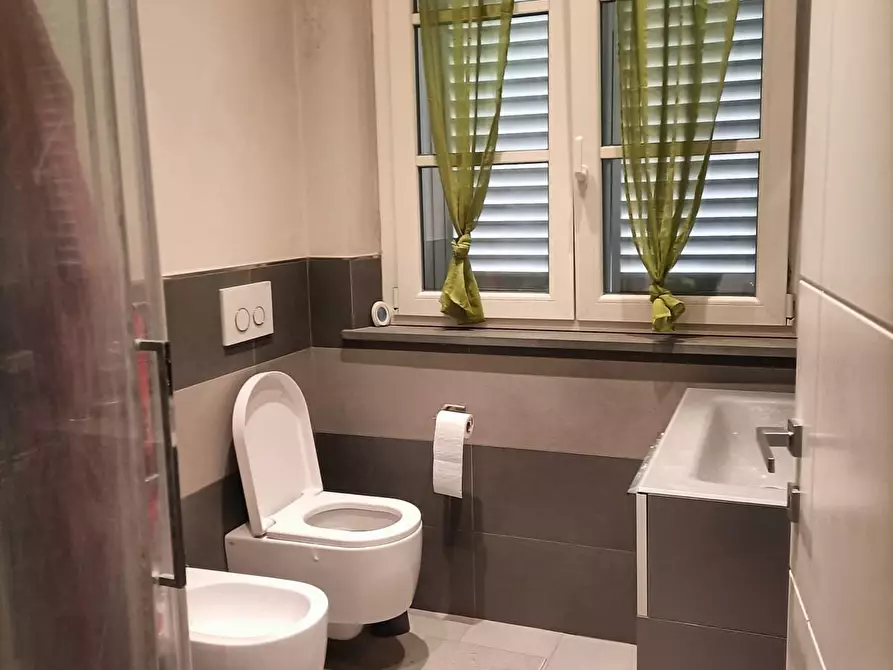 Immagine 5 di Villa in vendita  a Capannori