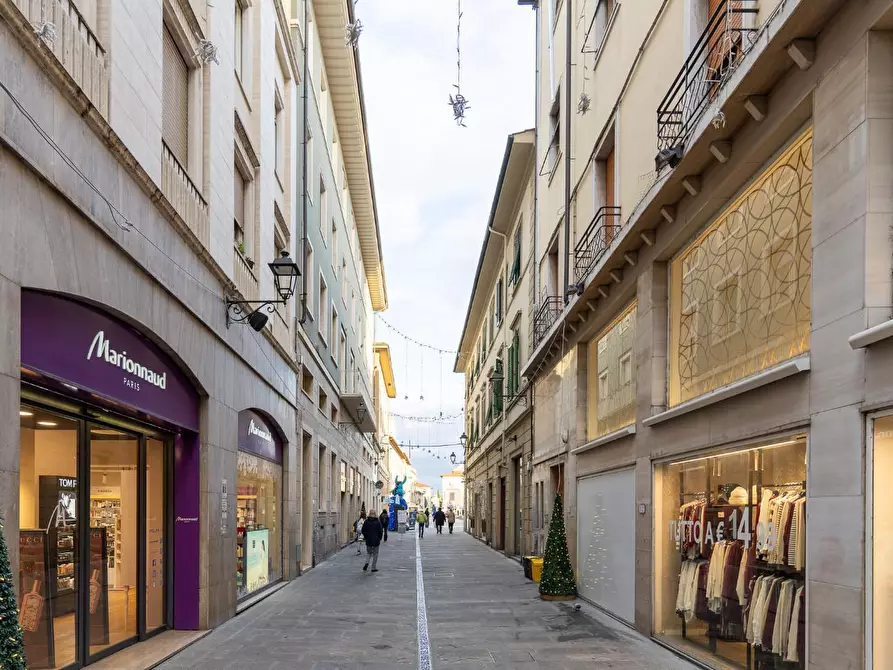 Immagine 4 di Attività commerciale in affitto  a Empoli