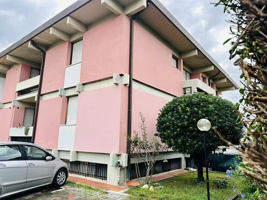 Immagine 5 di Appartamento in vendita  a Ameglia