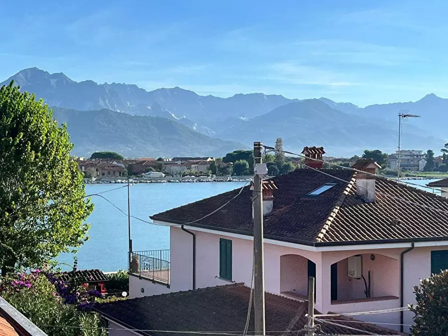 Immagine 39 di Appartamento in vendita  a Ameglia