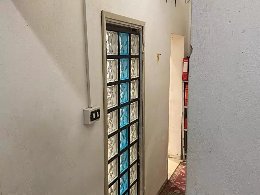 Immagine 4 di Negozio in vendita  a Viareggio