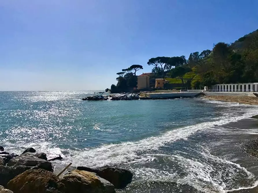 Immagine 29 di Appartamento in vendita  a Ameglia