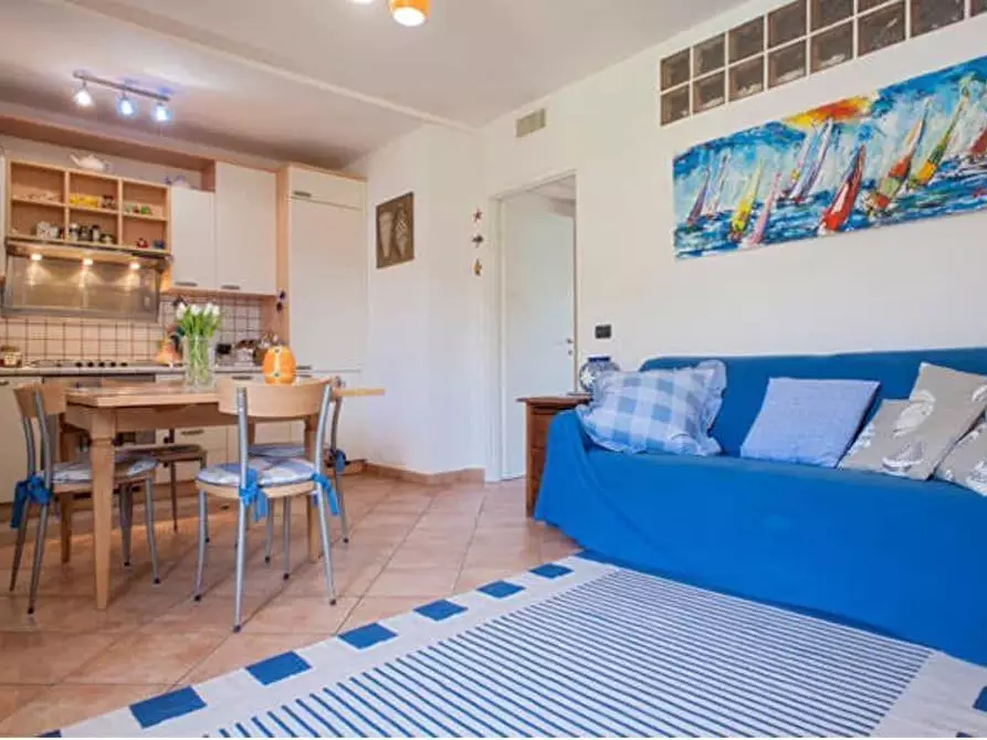 Immagine 14 di Appartamento in vendita  a Ameglia