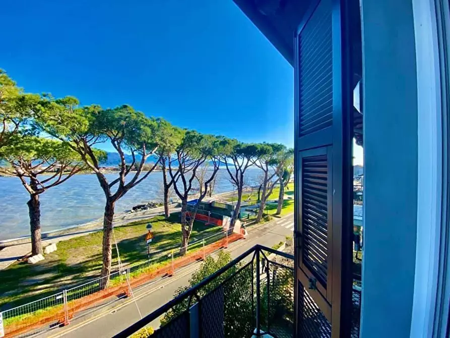 Immagine 2 di Appartamento in vendita  a Ameglia