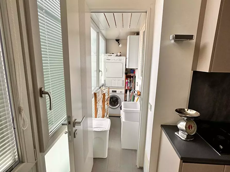 Immagine 17 di Appartamento in vendita  a Viareggio