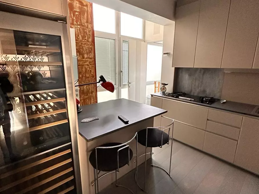 Immagine 3 di Appartamento in vendita  a Viareggio