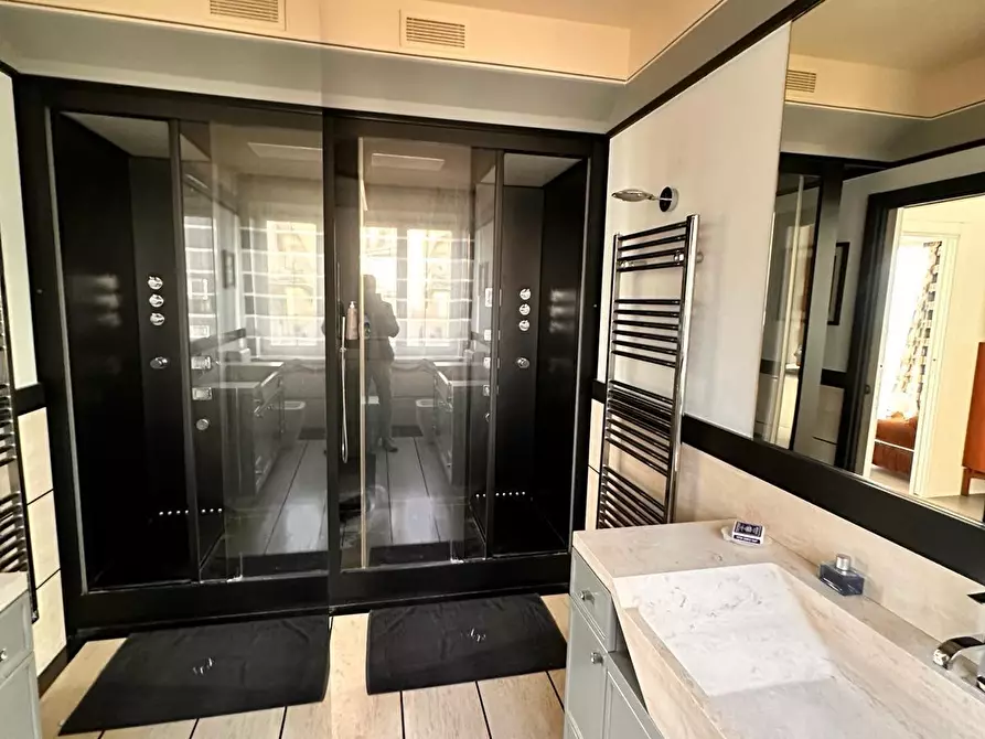 Immagine 4 di Appartamento in vendita  a Viareggio