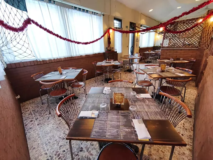 Immagine 11 di Bar / Ristorante in vendita  a Grugliasco