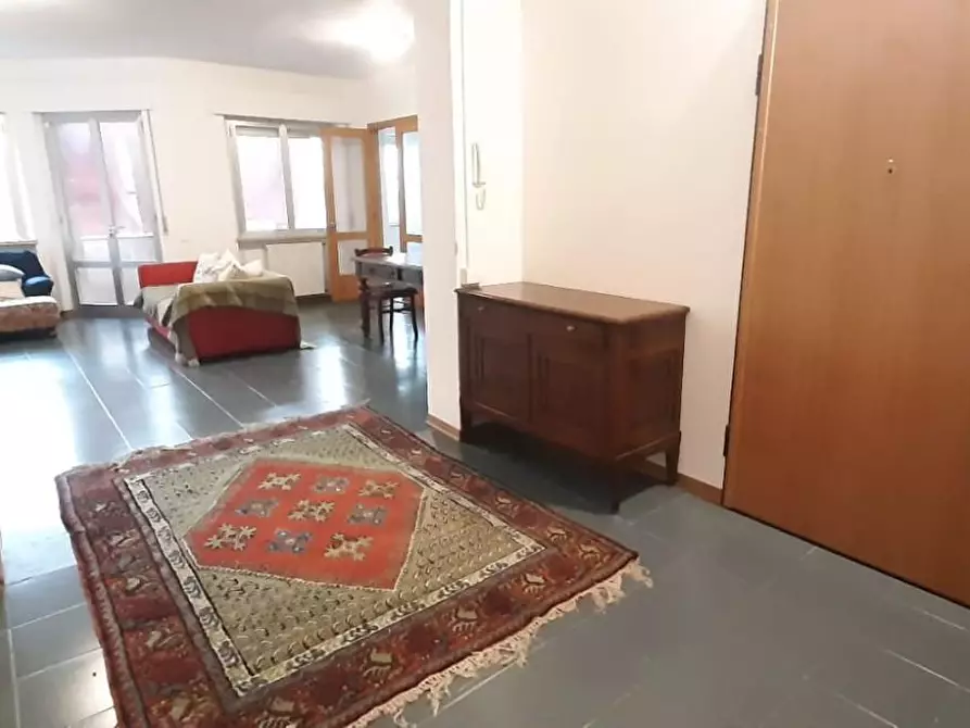 Immagine 2 di Appartamento in vendita  a Cecina