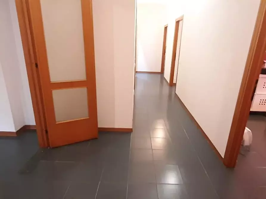 Immagine 11 di Appartamento in vendita  a Cecina